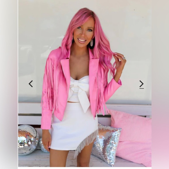 💗SOLD!!! NWT BARBIECORE Pick Me Pink Faux Leather Fringe Jacket💗 - Picture 4 of 7